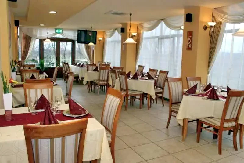 Timișoara Cazare | Motel (K0920-3) Imaginea poate fi supusă drepturilor de autor. Se recomandă contactarea titularului drepturilor.