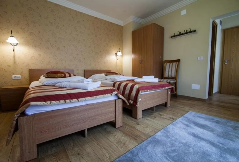 Timișoara Cazare | Pensiune (K0920-13) Imaginea poate fi supusă drepturilor de autor. Se recomandă contactarea titularului drepturilor.