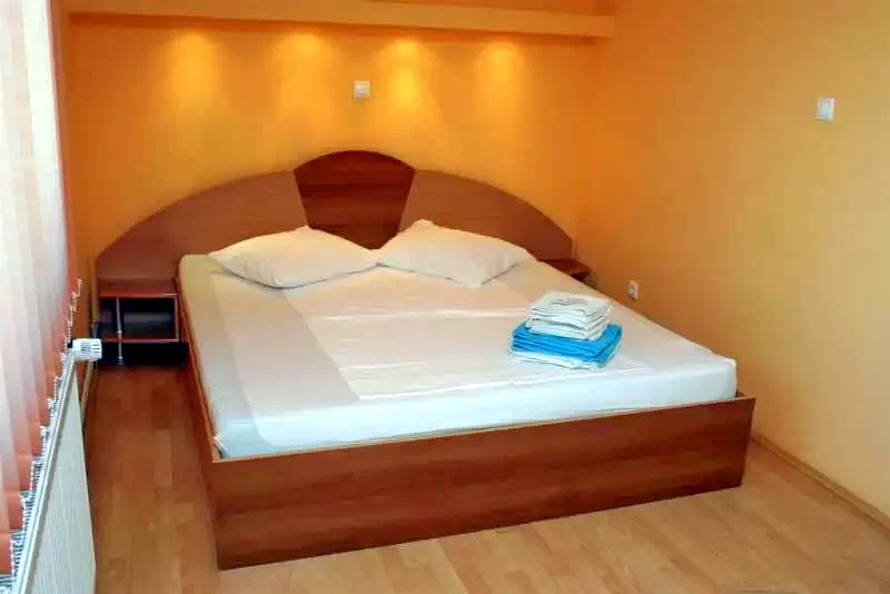 Timișoara Cazare | Motel (K0920-25) Imaginea poate fi supusă drepturilor de autor. Se recomandă contactarea titularului drepturilor.