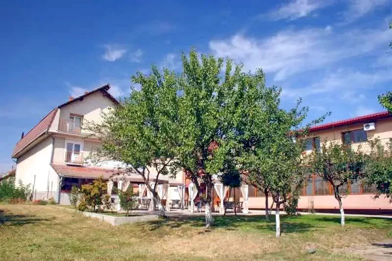 Temesvár Szállás | Motel (K0920-32) A kép szerzői jogvédelem alatt állhat. Javasolt a kapcsolatfelvétel a jog tulajdonossal.