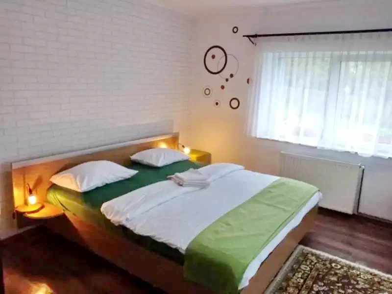 Cazare Baia Sprie - Pensiunea Verde *** | Felsőbánya - Zöld Panzió ***. Imaginea poate fi supusă drepturilor de autor. Se recomandă contactarea titularului drepturilor.
