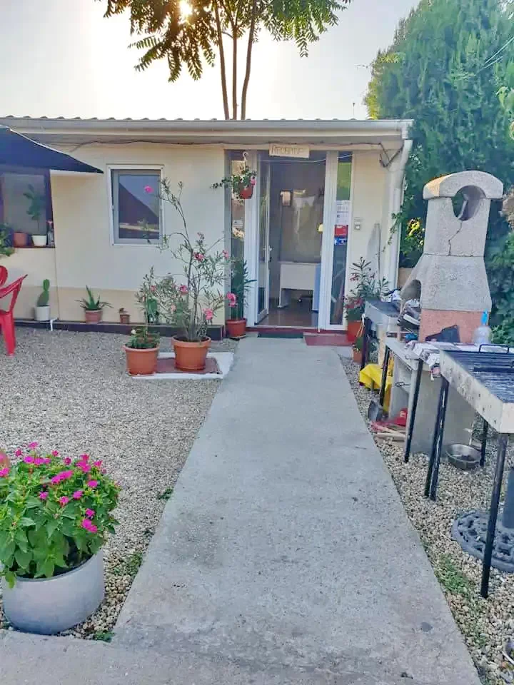  Szállás | Motel (K1331-45) A kép szerzői jogvédelem alatt állhat. Javasolt a kapcsolatfelvétel a jog tulajdonossal.