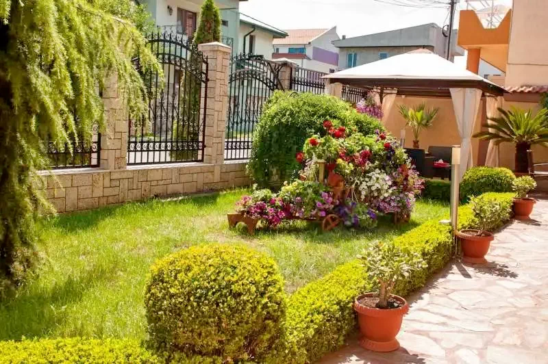 Eforie Nord Cazare | Camping / Popas turistic (K1323-6) Imaginea poate fi supusă drepturilor de autor. Se recomandă contactarea titularului drepturilor.