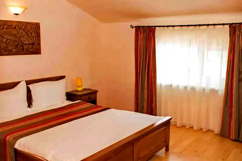 Eforie Nord Cazare | Camping / Popas turistic (K1323-10) Imaginea poate fi supusă drepturilor de autor. Se recomandă contactarea titularului drepturilor.