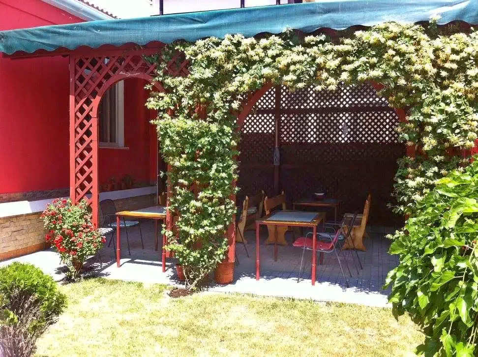 Eforie Sud Cazare | Vila (K1311-3) Imaginea poate fi supusă drepturilor de autor. Se recomandă contactarea titularului drepturilor.