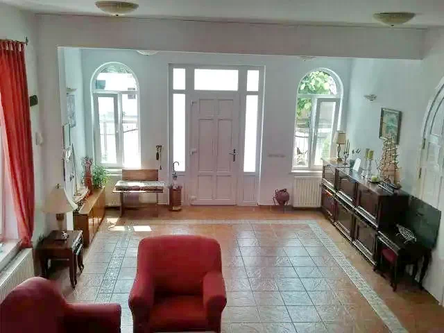  Szállás | Villa (K1311-17) A kép szerzői jogvédelem alatt állhat. Javasolt a kapcsolatfelvétel a jog tulajdonossal.