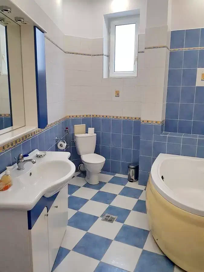  Szállás | Villa (K1311-21) A kép szerzői jogvédelem alatt állhat. Javasolt a kapcsolatfelvétel a jog tulajdonossal.