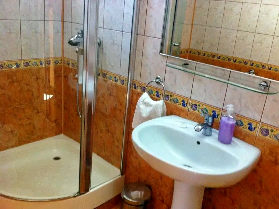 Eforie Sud Cazare | Camping / Popas turistic (K1311-27) Imaginea poate fi supusă drepturilor de autor. Se recomandă contactarea titularului drepturilor.