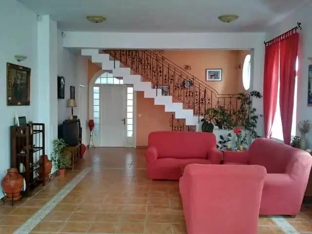 Szállás | Villa (K1311-33) A kép szerzői jogvédelem alatt állhat. Javasolt a kapcsolatfelvétel a jog tulajdonossal.