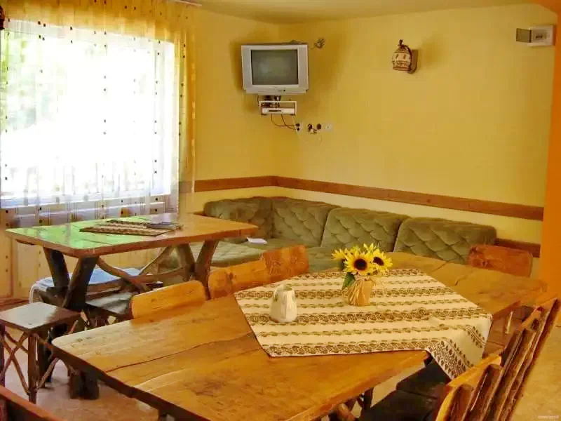 Cârțișoara Cazare | Motel (K0556-4) Imaginea poate fi supusă drepturilor de autor. Se recomandă contactarea titularului drepturilor.