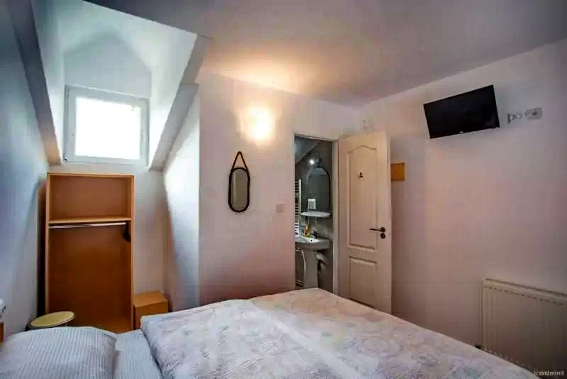 Cârțișoara Cazare | Motel (K0556-6) Imaginea poate fi supusă drepturilor de autor. Se recomandă contactarea titularului drepturilor.