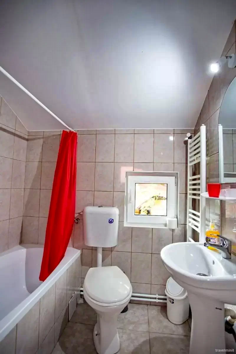 Kercisóra Szállás | Motel (K0556-7) A kép szerzői jogvédelem alatt állhat. Javasolt a kapcsolatfelvétel a jog tulajdonossal.