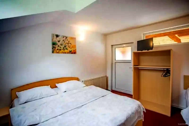 Kercisóra Szállás | Motel (K0556-10) A kép szerzői jogvédelem alatt állhat. Javasolt a kapcsolatfelvétel a jog tulajdonossal.