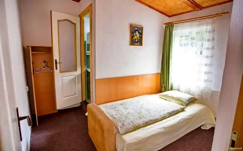 Kercisóra Szállás | Motel (K0556-15) A kép szerzői jogvédelem alatt állhat. Javasolt a kapcsolatfelvétel a jog tulajdonossal.