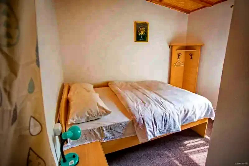 Cârțișoara Cazare | Motel (K0556-19) Imaginea poate fi supusă drepturilor de autor. Se recomandă contactarea titularului drepturilor.