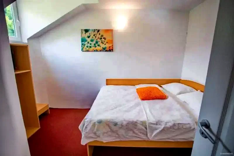 Cârțișoara Cazare | Motel (K0556-22) Imaginea poate fi supusă drepturilor de autor. Se recomandă contactarea titularului drepturilor.