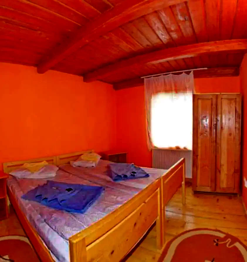 Coada Lacului Lesu Cazare | Motel (K1032-6) Imaginea poate fi supusă drepturilor de autor. Se recomandă contactarea titularului drepturilor.