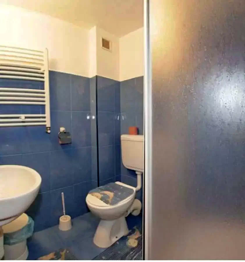 Coada Lacului Lesu Cazare | Motel (K1032-7) Imaginea poate fi supusă drepturilor de autor. Se recomandă contactarea titularului drepturilor.