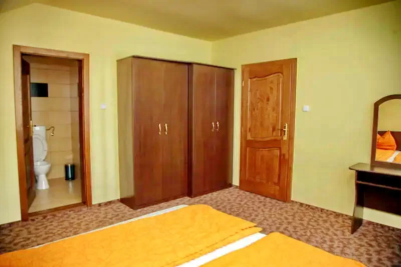 Hidișelu de Sus Cazare | Hotel**** (K0207-9) Imaginea poate fi supusă drepturilor de autor. Se recomandă contactarea titularului drepturilor.