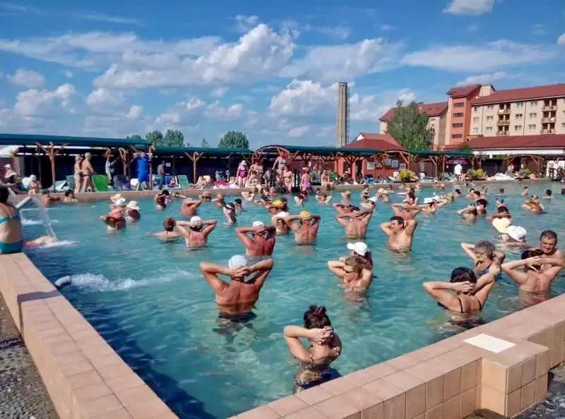 Târgu Mureș Cazare | Hotel**** (K0084-85) Imaginea poate fi supusă drepturilor de autor. Se recomandă contactarea titularului drepturilor.