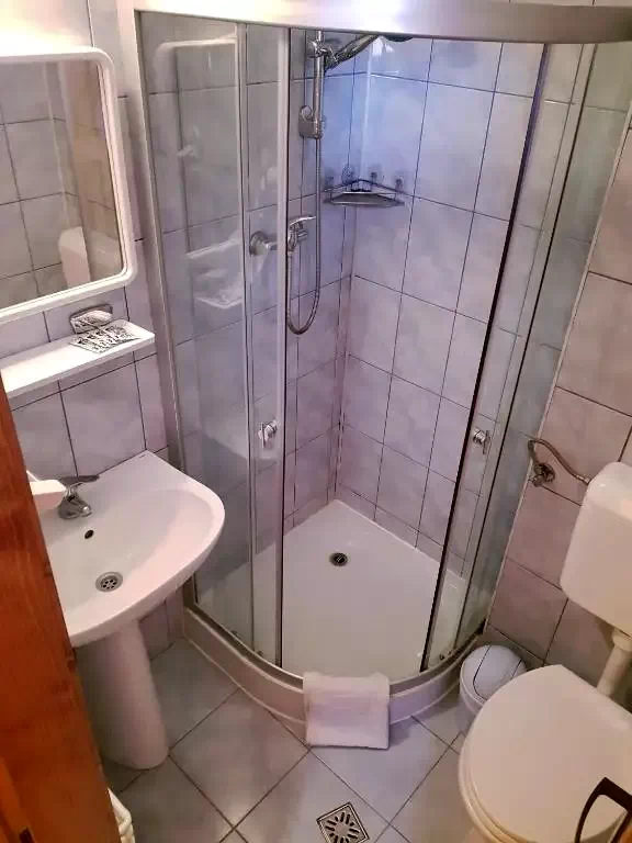 Băile Tușnad Cazare | Camping / Popas turistic (K0687-11) Imaginea poate fi supusă drepturilor de autor. Se recomandă contactarea titularului drepturilor.