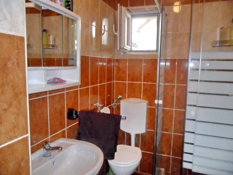  Cazare | Casă de oaspeți (K1107-7) Imaginea poate fi supusă drepturilor de autor. Se recomandă contactarea titularului drepturilor.