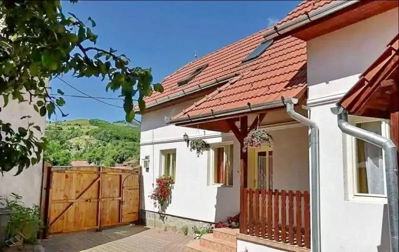 Cazare Rimetea - Casa Piroska** | Torockó - Piroska Ház**. Imaginea poate fi supusă drepturilor de autor. Se recomandă contactarea titularului drepturilor.