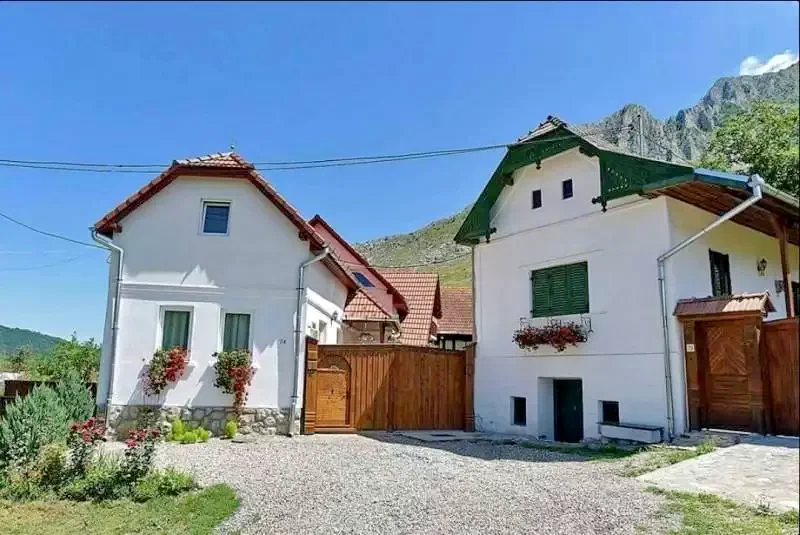 Cazare Rimetea - Casa Piroska** | Torockó - Piroska Ház**. Imaginea poate fi supusă drepturilor de autor. Se recomandă contactarea titularului drepturilor.