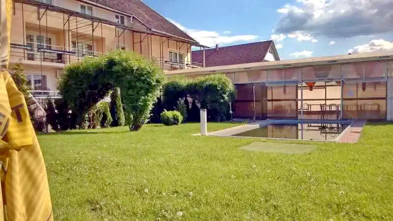 Bistrița Cazare | Motel (K0925-7) Imaginea poate fi supusă drepturilor de autor. Se recomandă contactarea titularului drepturilor.