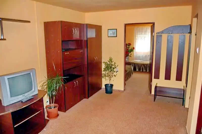 Bistrița Cazare | Motel (K0925-14) Imaginea poate fi supusă drepturilor de autor. Se recomandă contactarea titularului drepturilor.