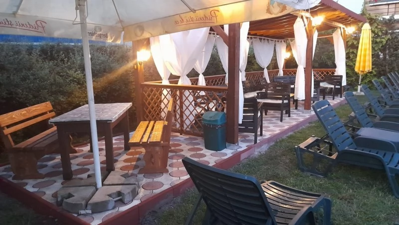 Bistrița Cazare | Motel (K0925-23) Imaginea poate fi supusă drepturilor de autor. Se recomandă contactarea titularului drepturilor.