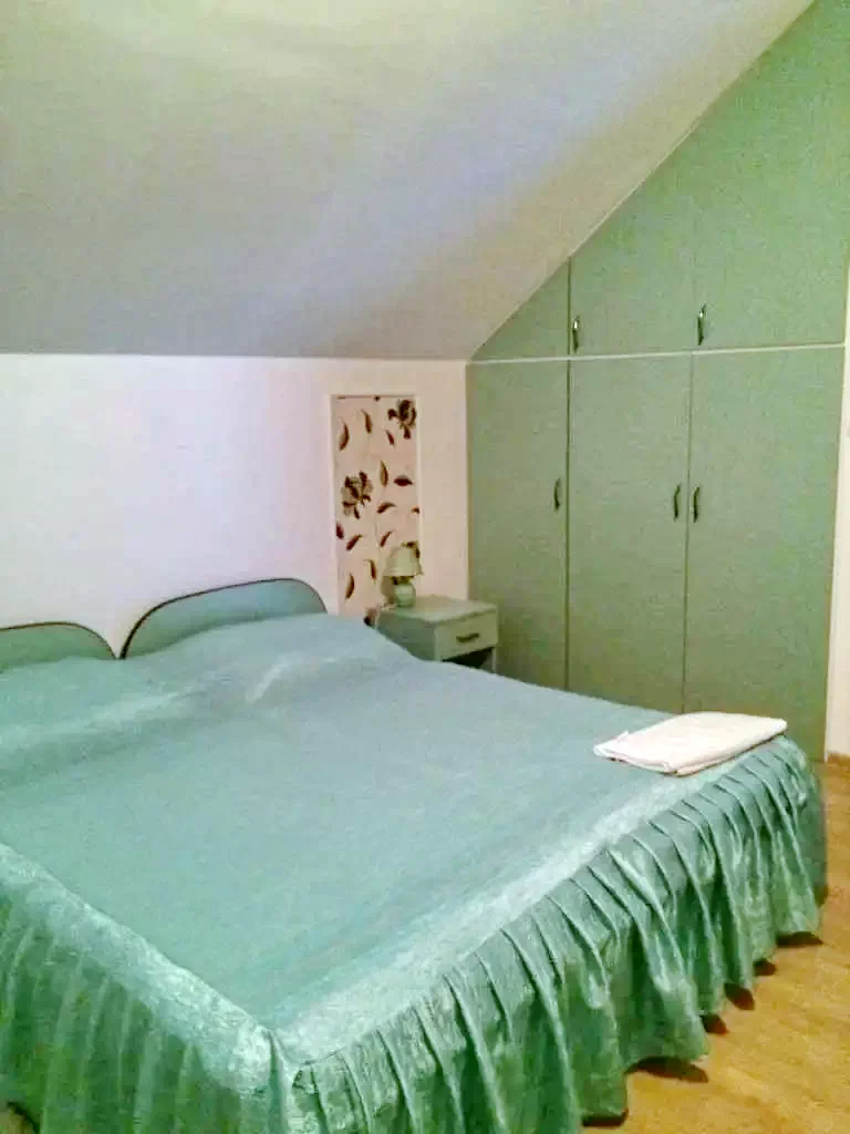Finiș Cazare | Pensiune (K1038-25) Imaginea poate fi supusă drepturilor de autor. Se recomandă contactarea titularului drepturilor.
