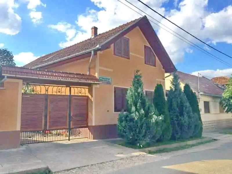Várasfenes Szállás | Panzió (K1038-35) A kép szerzői jogvédelem alatt állhat. Javasolt a kapcsolatfelvétel a jog tulajdonossal.
