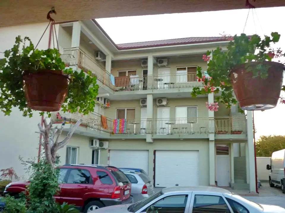 Costinești Cazare | Motel (K1332-24) Imaginea poate fi supusă drepturilor de autor. Se recomandă contactarea titularului drepturilor.