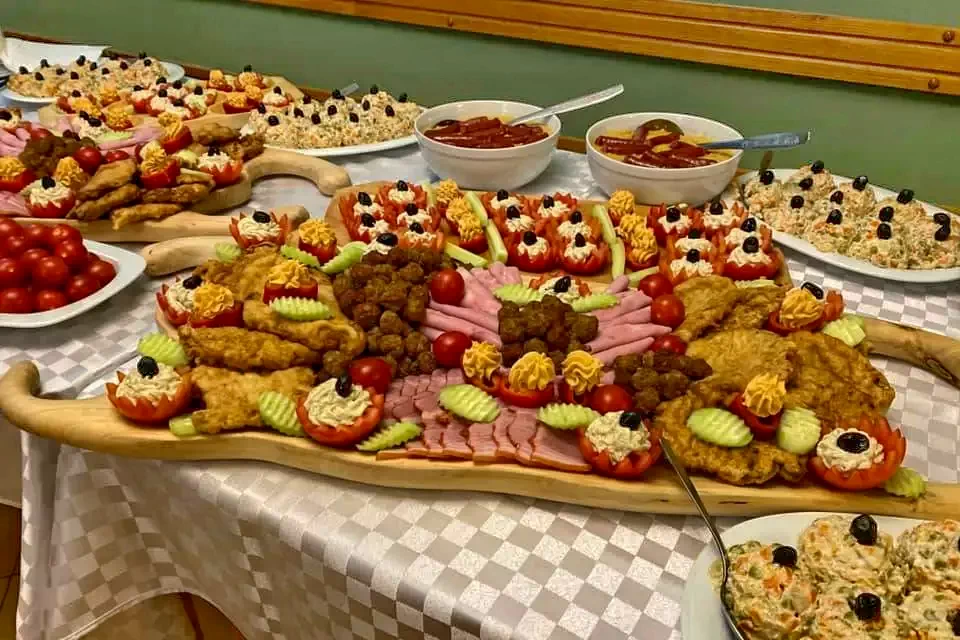 Szállás Corund - Pensiune Izvorul***| Korond - Forrás Panzió***. A kép szerzői jogvédelem alatt állhat. Javasolt a kapcsolatfelvétel a jog tulajdonossal.