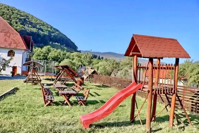 Szállás Corund - Pensiune Izvorul***| Korond - Forrás Panzió***. A kép szerzői jogvédelem alatt állhat. Javasolt a kapcsolatfelvétel a jog tulajdonossal.