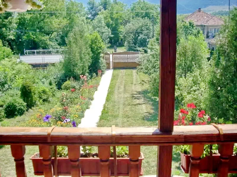 Sarmizegetusa Cazare | Pensiune (K0420-12) Imaginea poate fi supusă drepturilor de autor. Se recomandă contactarea titularului drepturilor.