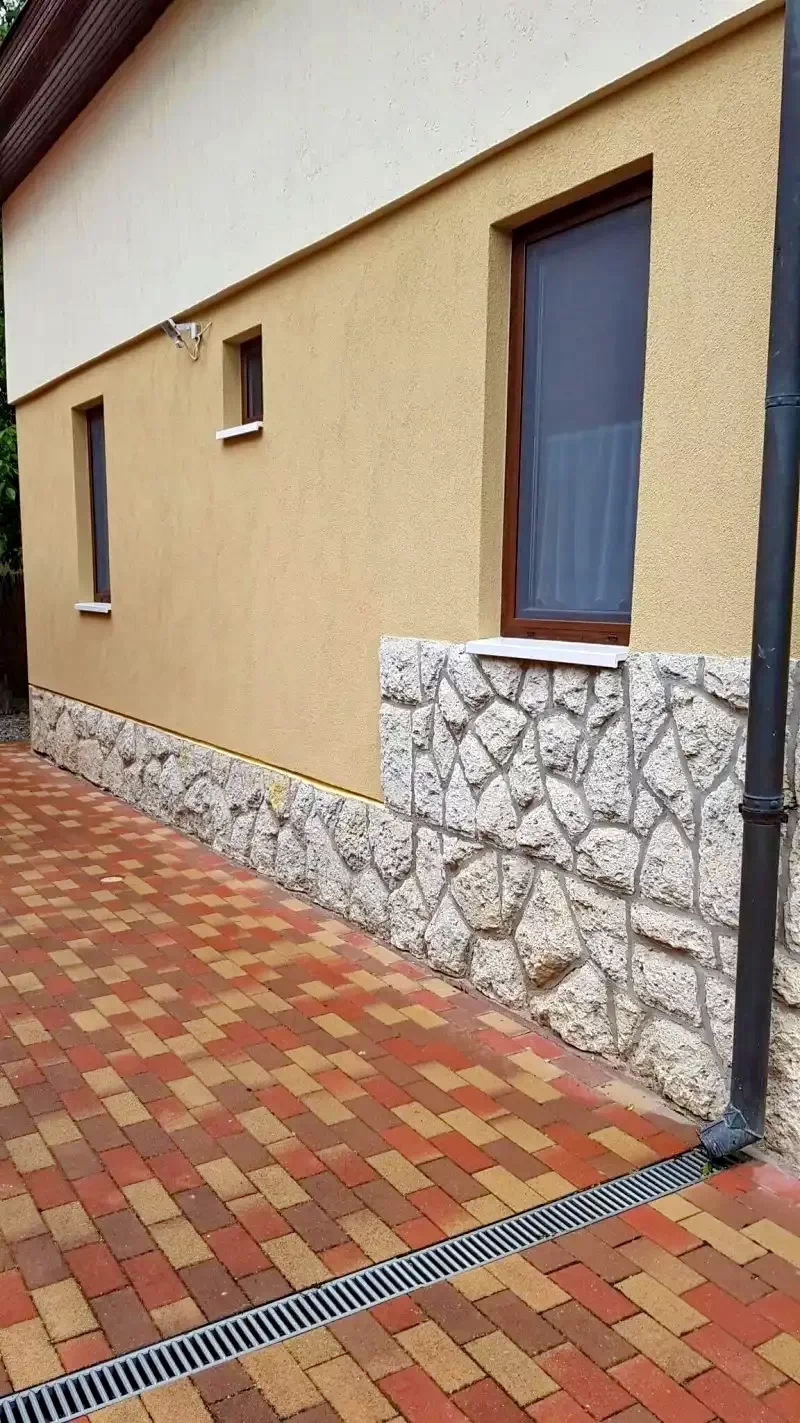  Cazare | Sat de vacanță (K0938-25) Imaginea poate fi supusă drepturilor de autor. Se recomandă contactarea titularului drepturilor.