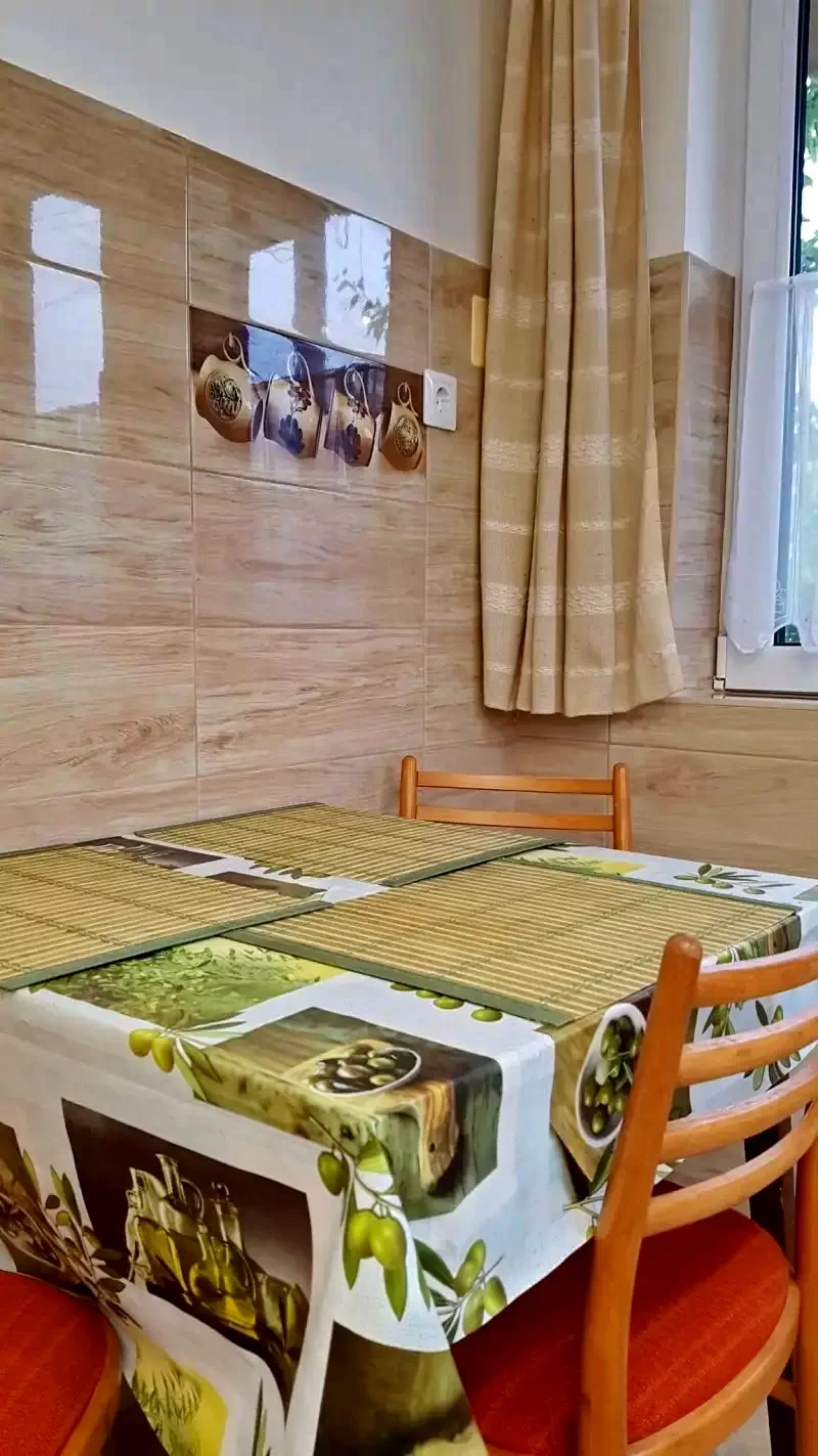  Cazare | Cabană (K0938-30) Imaginea poate fi supusă drepturilor de autor. Se recomandă contactarea titularului drepturilor.