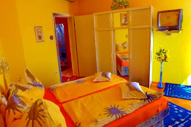  Cazare | Sat de vacanță (K0513-2) Imaginea poate fi supusă drepturilor de autor. Se recomandă contactarea titularului drepturilor.