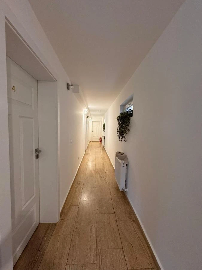 Vajdahunyad Szállás | Turisztikai panzió (K1546-2) A kép szerzői jogvédelem alatt állhat. Javasolt a kapcsolatfelvétel a jog tulajdonossal.