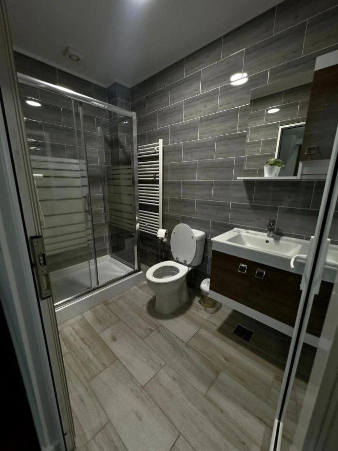 Hunedoara Cazare | Pensiune turistică (K1546-9) Imaginea poate fi supusă drepturilor de autor. Se recomandă contactarea titularului drepturilor.