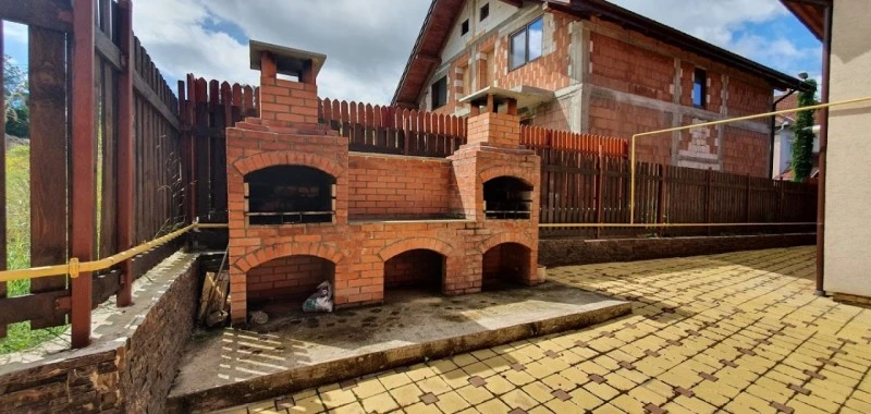 Vajdahunyad Szállás | Turisztikai panzió (K1546-14) A kép szerzői jogvédelem alatt állhat. Javasolt a kapcsolatfelvétel a jog tulajdonossal.