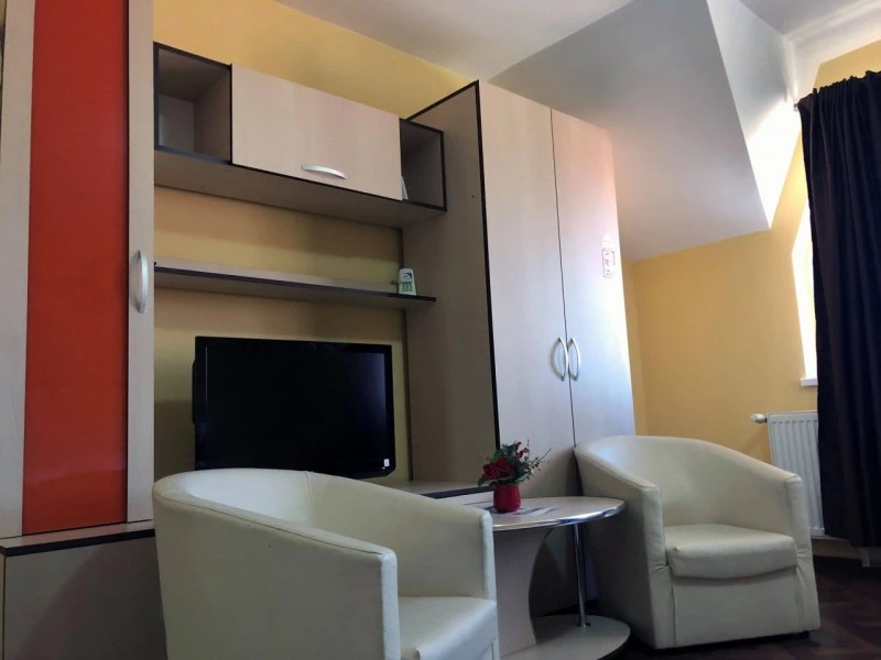 Hunedoara Cazare | Pensiune turistică (K1546-53) Imaginea poate fi supusă drepturilor de autor. Se recomandă contactarea titularului drepturilor.