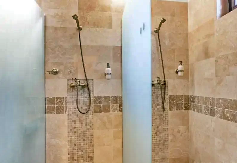 Toplița Cazare | Motel (K1354-26) Imaginea poate fi supusă drepturilor de autor. Se recomandă contactarea titularului drepturilor.