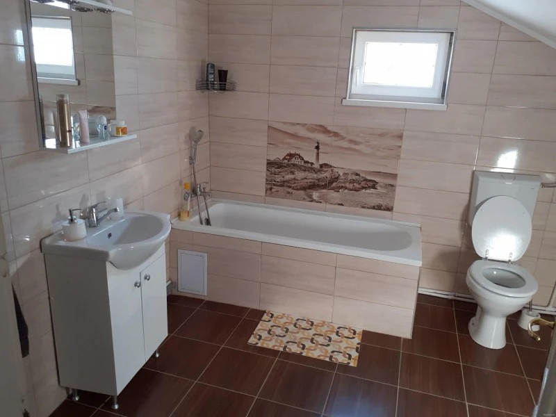 Pietroasa Cazare | Vila (K0604-14) Imaginea poate fi supusă drepturilor de autor. Se recomandă contactarea titularului drepturilor.