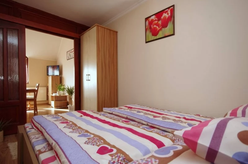 Szállás Gyula / Hellasz Apartman. A kép szerzői jogvédelem alatt állhat. Javasolt a kapcsolatfelvétel a jog tulajdonossal.