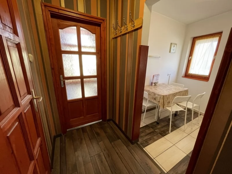 Szállás Gyula / Hellasz Apartman. A kép szerzői jogvédelem alatt állhat. Javasolt a kapcsolatfelvétel a jog tulajdonossal.
