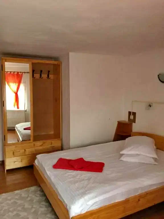 Borșa Cazare | Motel (K0059-23) Imaginea poate fi supusă drepturilor de autor. Se recomandă contactarea titularului drepturilor.