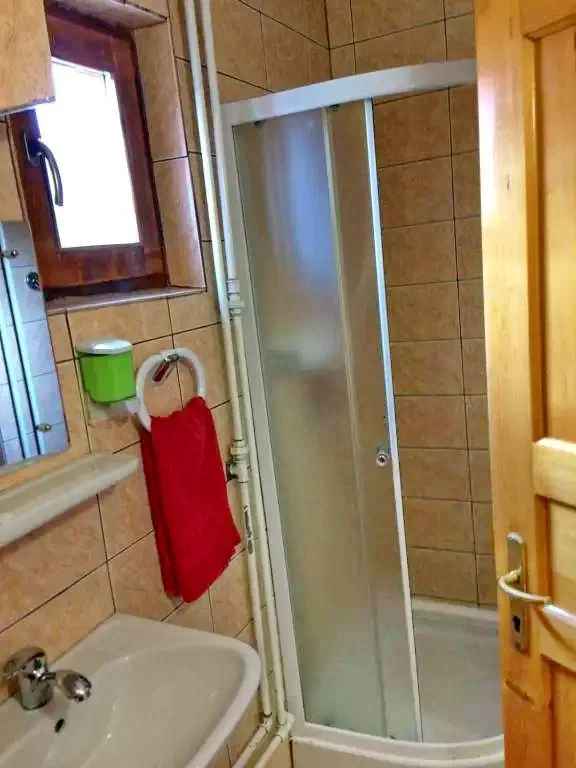 Borșa Cazare | Motel (K0059-33) Imaginea poate fi supusă drepturilor de autor. Se recomandă contactarea titularului drepturilor.